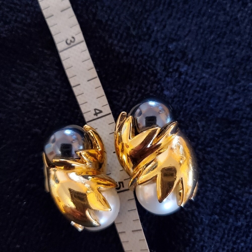 Ciner earrings - Picture 2 of 4